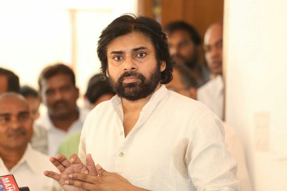 pawan kalyan,pushkaralu,accident,twitter  వెళ్లాలని ఉన్నా.. వెళ్లనంటున్న పవన్‌..!!